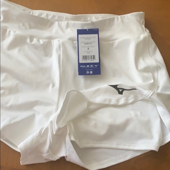 2 in 1 brand new with tag mizuno white shorts - Picture 2 of 3